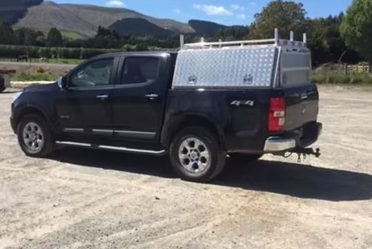 Aluminium wellside box on ute